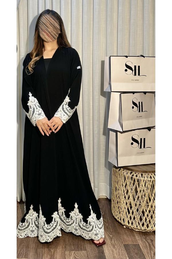 عباية هيبة سوداء فاخرة بتطريز أبيض